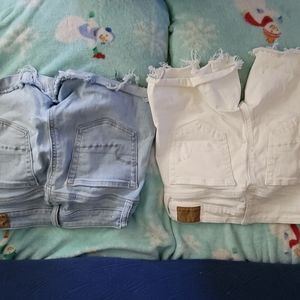 2 pairs of American eagle shorts size 00